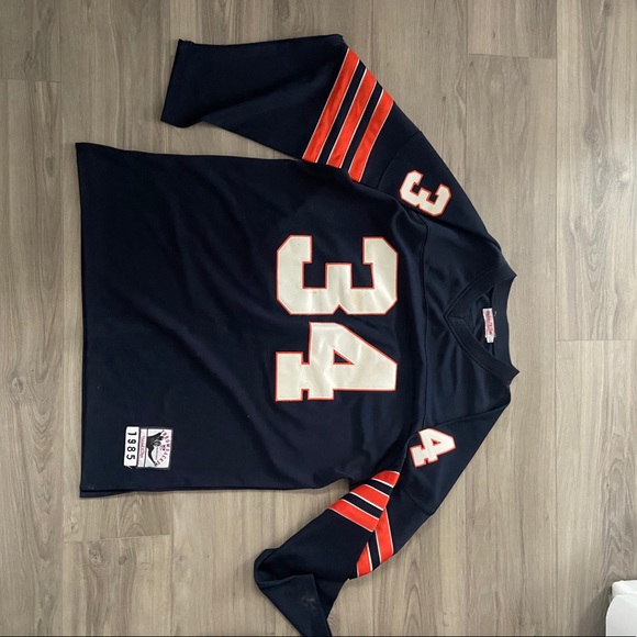 Vintage classic NBA/NFL jerseys - Picture 7 of 12